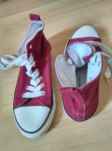 Trainers / Runners, size 5UK / 38EU