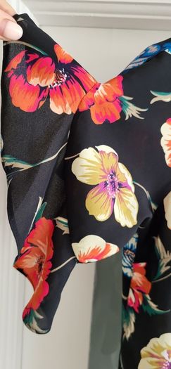Dorothy Perkins black floral ruffle sleeve top Sz 10UK (Petite) - BNWT Rrp 32