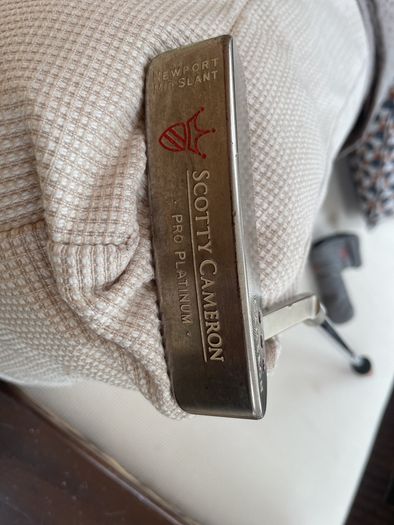 Scotty Cameron Pro Platinum Newport Mid Slant putter 34 inch.