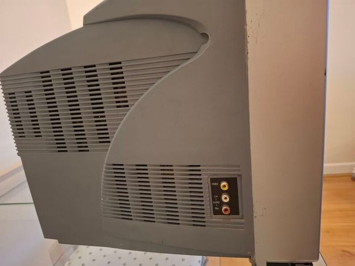 14" PowerPoint CRT TV / DVD Combo