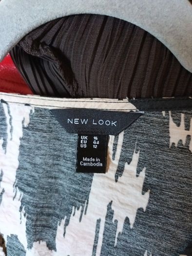 New Look Black/Biscuit Dress. S. 16.  New - No Tag.