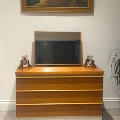 Mid Century Chest of Drawers With Mirror