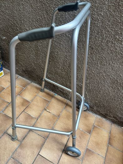 Walking frame