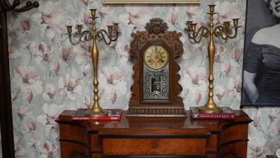 Ansonia Oak Gingerbread Clock