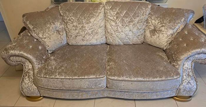 Crush velvet Couch