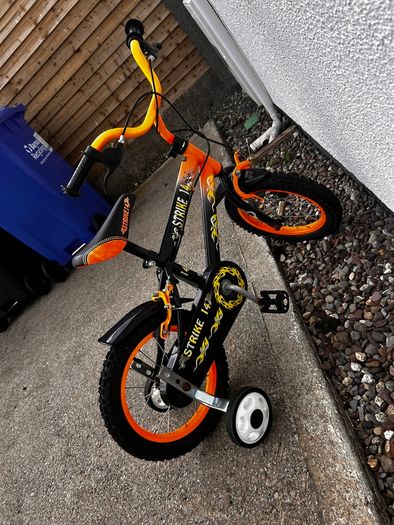 Strike 14 Kids Bike with Stabilisers