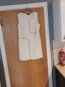 Dorothy  Perkins  Tunic Style Dress.  S.46-16-18.  New.