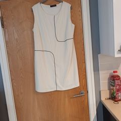 Dorothy  Perkins  Tunic Style Dress.  S.46-16-18.  New.