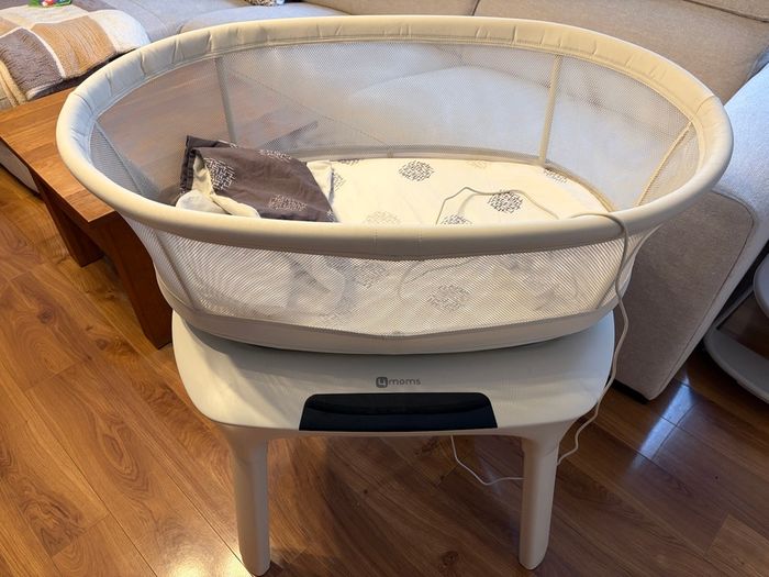 4moms Mamaroo Swing and 4moms Mamaroo Sleep Bassinet