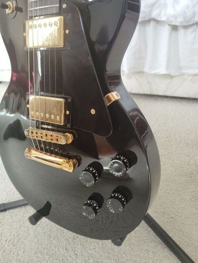 Gibson Les Paul studio gold