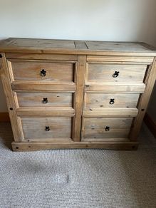 chest of drawers