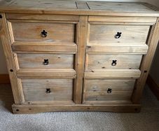 chest of drawers
