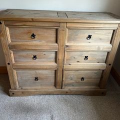 chest of drawers