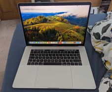 Apple MacBook Pro 15 2017 2.8ghz i7 16gb ram 256gb SSD Logic pro Final Cut Office