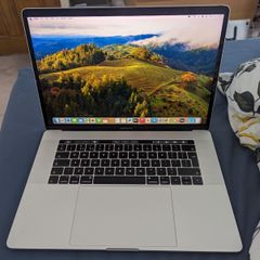 Apple MacBook Pro 15 2017 2.8ghz i7 16gb ram 256gb SSD Logic pro Final Cut Office