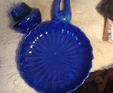 Achill Pottery, Scalloped platter, medium vase & posy vase