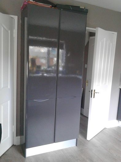kitchen fitter