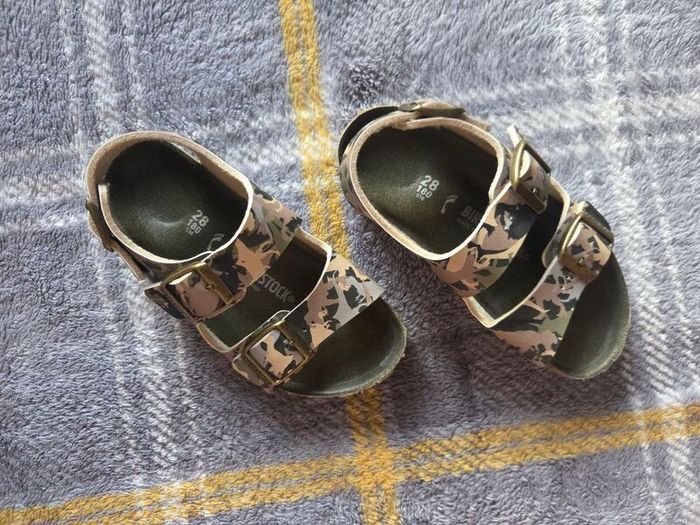 Bnwot Kids Birkenstock Rio Camo Sandals, Size EU 28/UK10/180mm