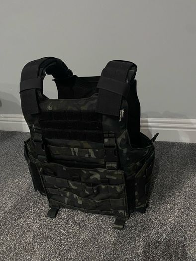Airsoft plate carrier / vest