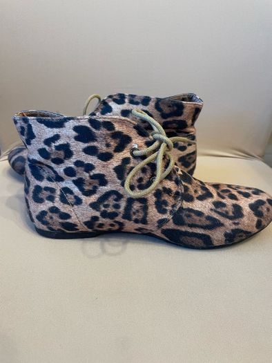 Leopardskin ankle boots