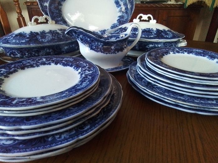 W T Copeland & Sons Blue/White Dinner Set