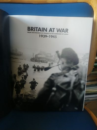 Britain At War 1939-1945 - Richard Overy