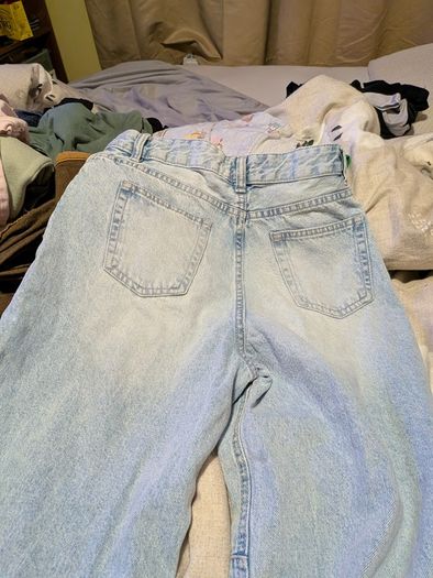 clothing EUR 1 each item
