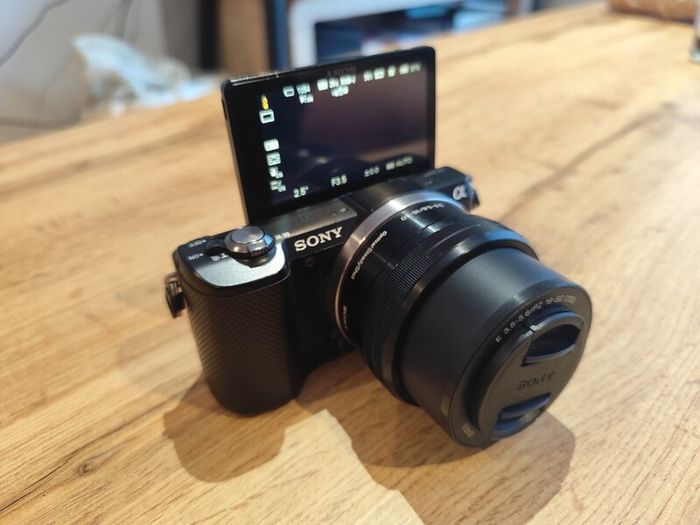 Sony a5000 Mirrorless Camera - Excellent Condition - Very Low Shutter Count!