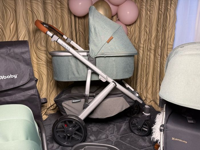 Full travel System Uppababy Vista V2 with car seat and isofix