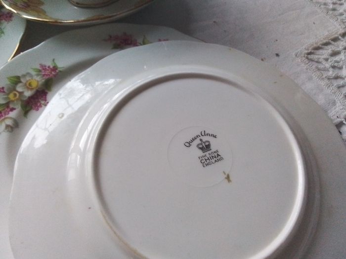 Royal Albert/Queen Anne Cake Plates