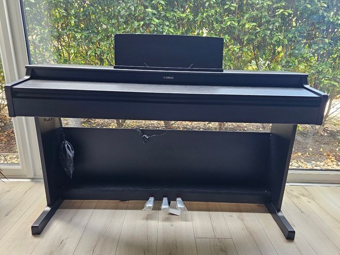 Yamaha Digital Piano - Arius YDP-165