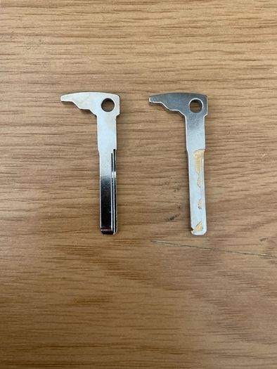 Mercedes Benz - Uncut Key W204