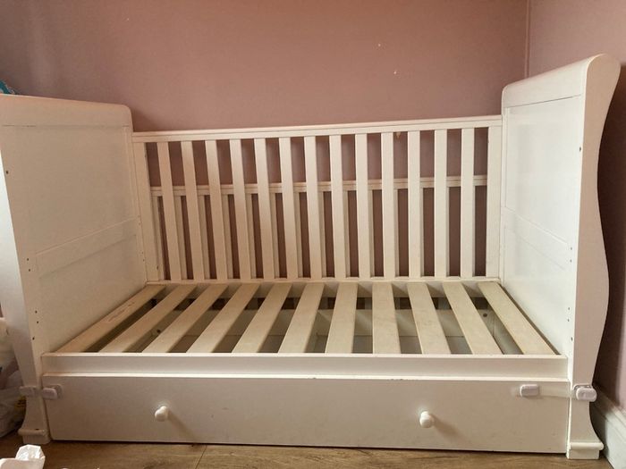 Cot bed