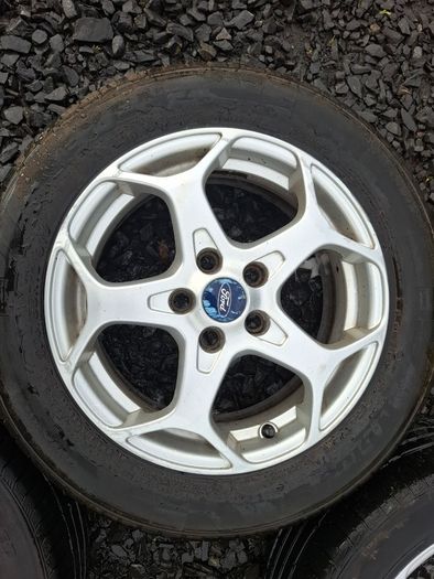 16" Genuine Ford Alloys with tyres