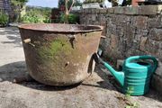 famine pots