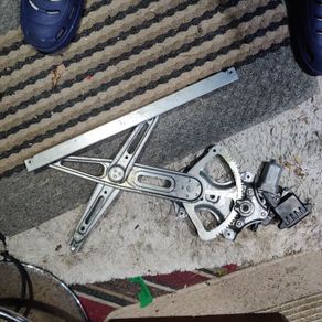Toyota Avensis drivers door window motor