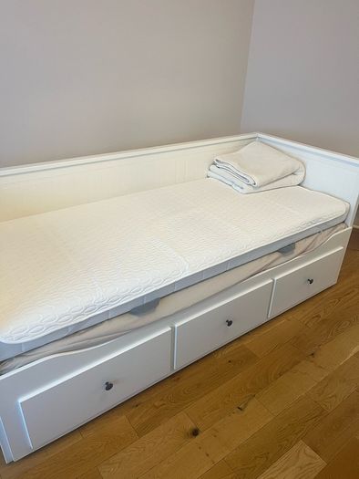 Hemnes day bed