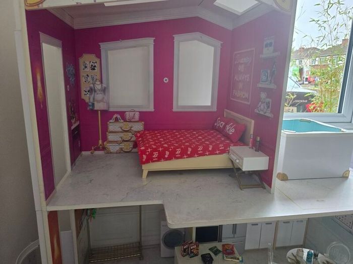 Rainbow High Doll House
