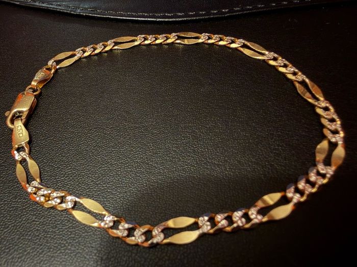 Gold bracelet