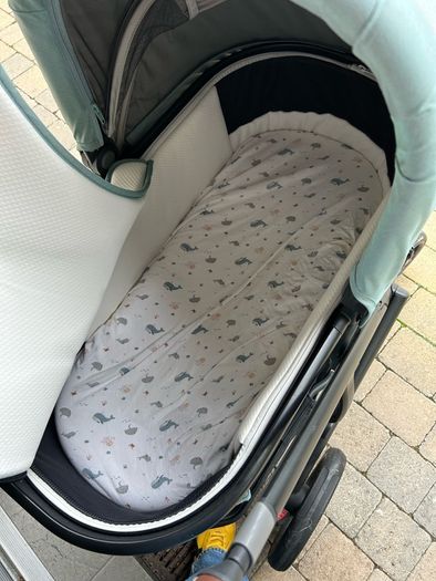 uppa baby V2 Full set (pram and car seat)