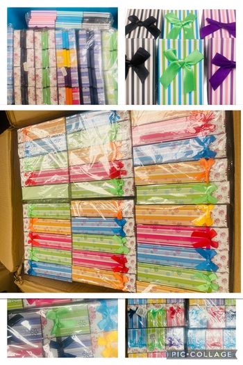 Folding Velour Necklace Displays