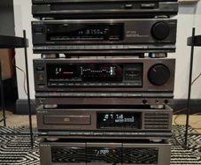 Sony's Liberty LBT-D System highly sought-after System including the matching Turntable in great condition
