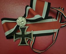 German Knights cross / oak leaves , 1957 type