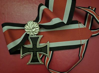 German Knights cross / oak leaves , 1957 type