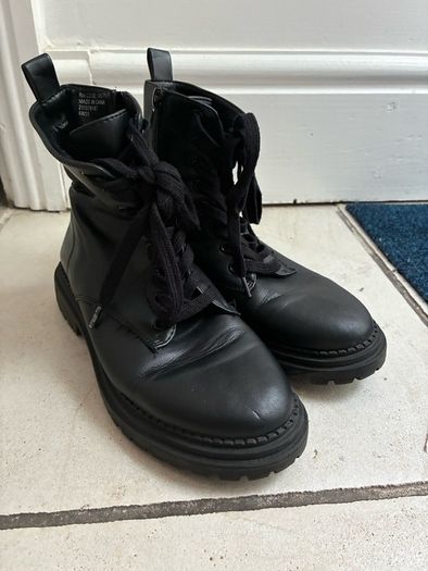 Woman boots