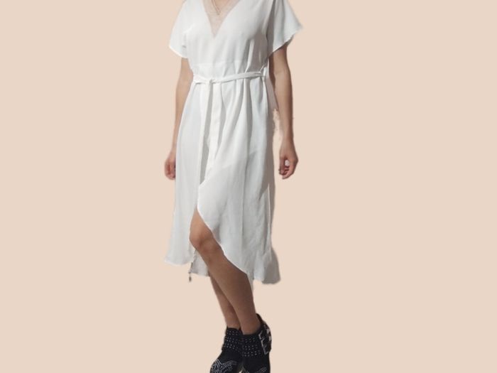 White & Gold Lace Dress with V-Neck and Ruffles  Size S