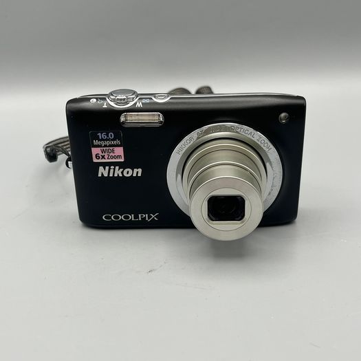 Nikon Coolpix S2700 16MP Digital Camera Black - Full Kit