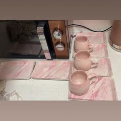 cups and saucepans