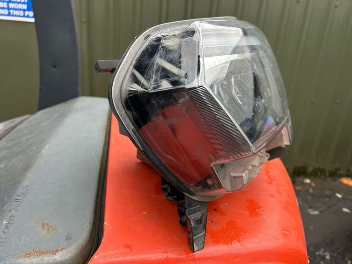 2023 Renault traffic led headlight
