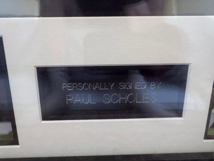 Paul Scholes signed framed Manchester United shirt